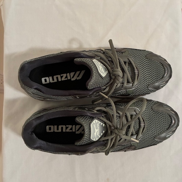 Mizuno Wave Rider 10 Sports Sneaker